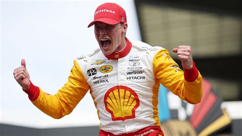 Josef Newgarden wins thrilling Indy 500 .